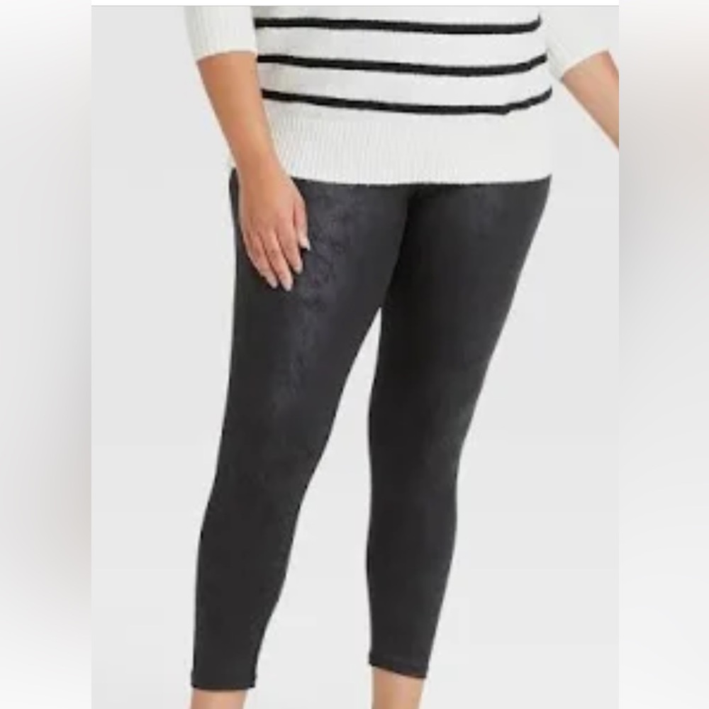 Women's Ava & Viv Pants Jumpsuits Leggings
Color Black Size X (14 W ). NWT